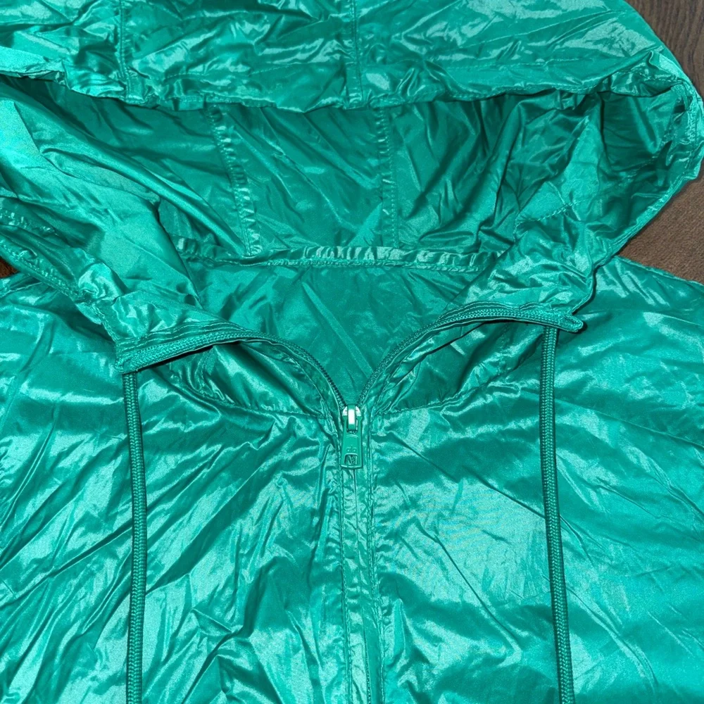 ALO Yoga Sprinter Hooded Cropped Windbreaker Jacket Green Emerald LARGE